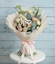 Букет цветов из:  Розы и Лизиантусы в Сынково
