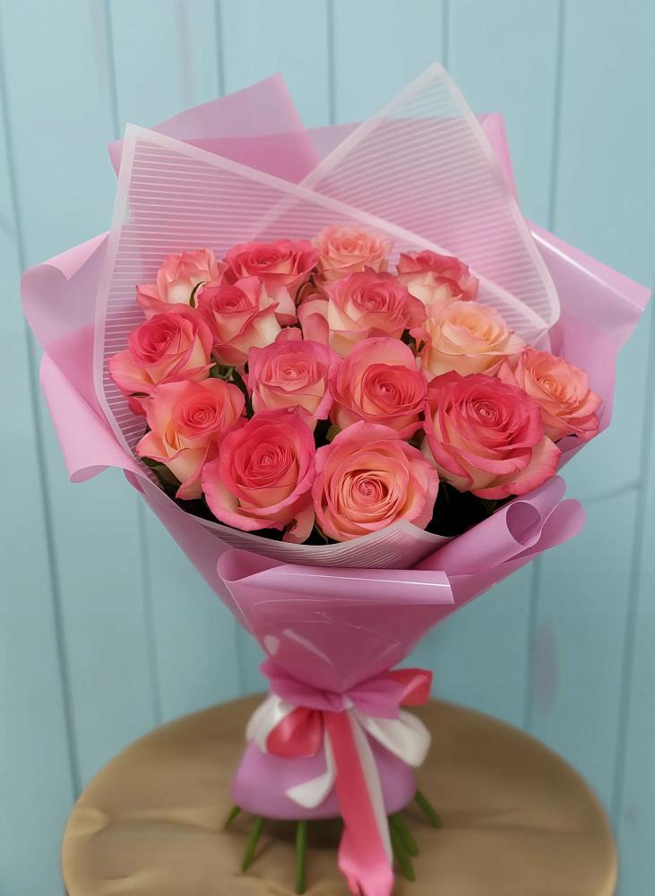 Букет 15 Розовых роз Равель в Сынково