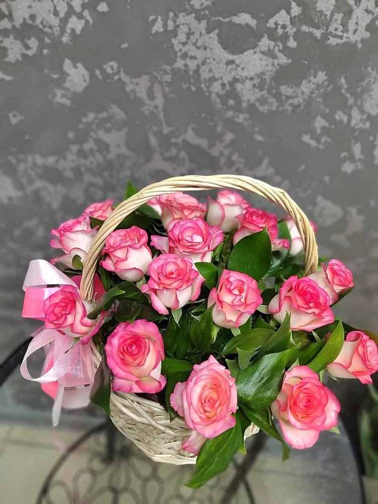 Цветочная композиция из Розы в корзине в Сынково