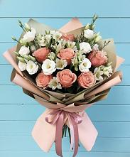 Букет цветов из:  Розы, Альстромерии и Лизиантусы в Сынково