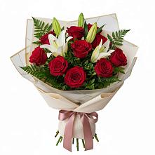 Букет цветов из:  Лилии и Розы в Сынково