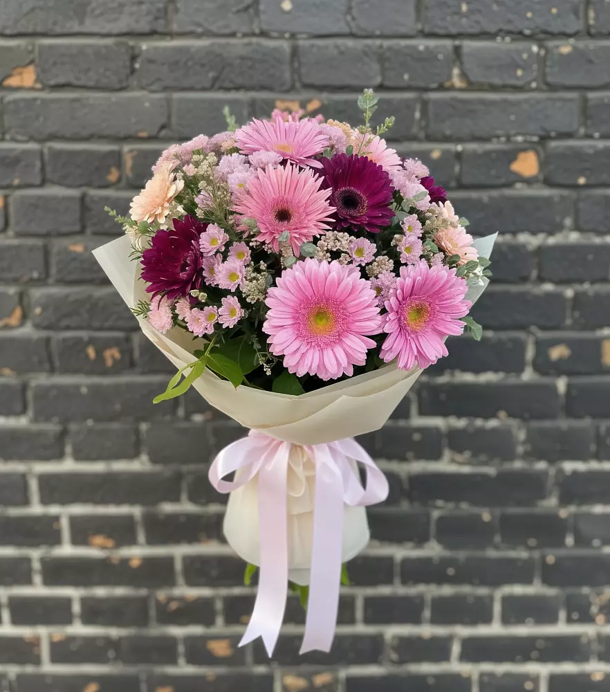 Букет цветов из: Герберы и Хризантемы в Сынково