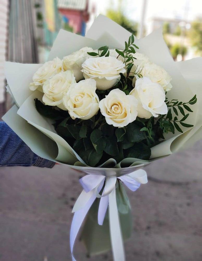 Букет Белые розы Проуд в Сынково