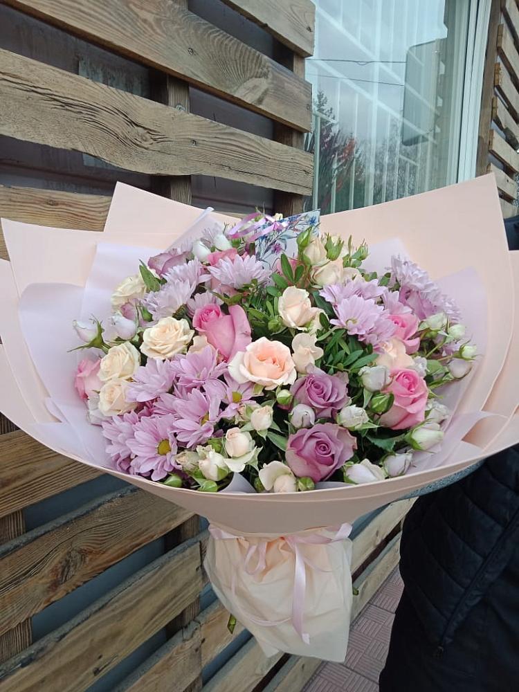 Букет цветов из: Розы и Хризантемы в Сынково