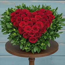 Цветочная композиция из Розы в виде сердца в Сынково