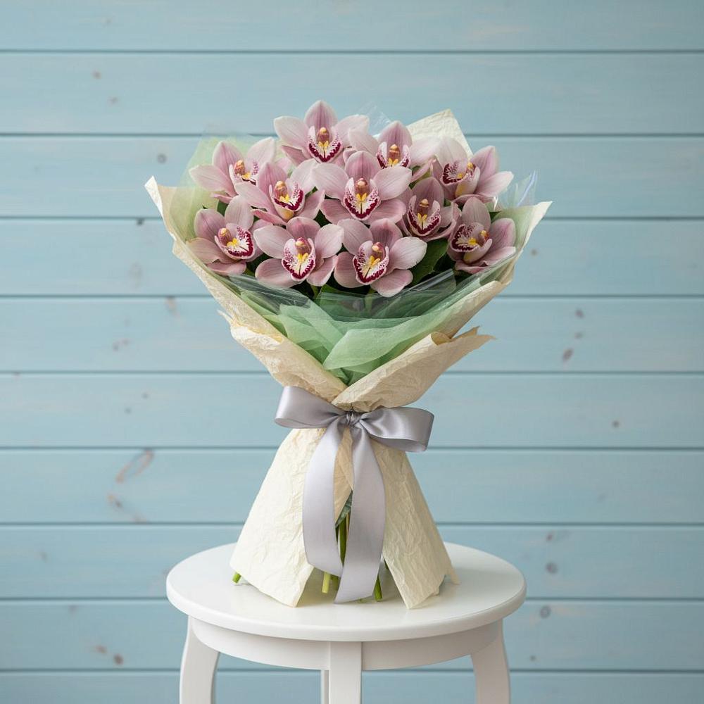 Букет цветов из: Орхидеи и Розы в Сынково