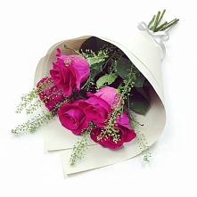 Букет цветов из:  Розы в Сынково