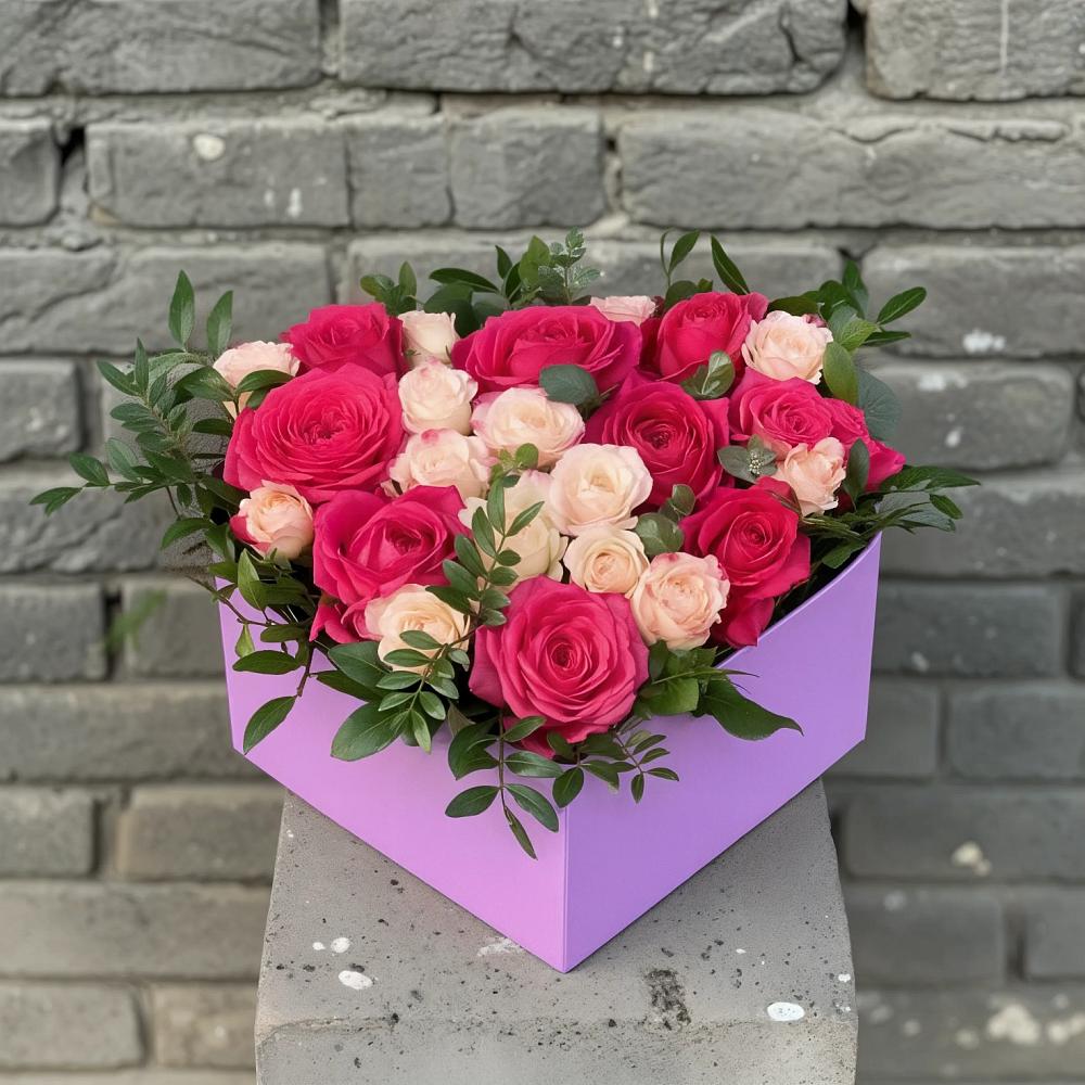 Цветочная композиция из Розы в коробке в Сынково