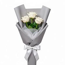 Букет 3 белые розы в Сынково