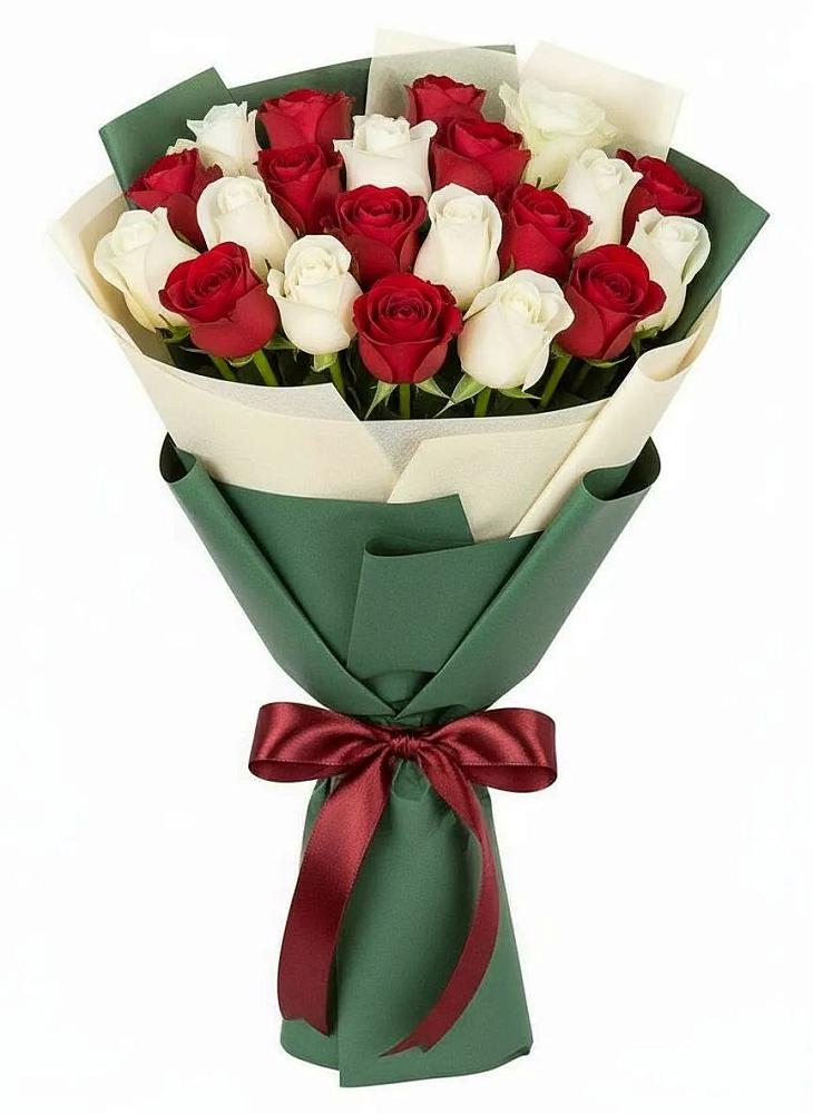 Букет Микс из красных и белых роз в Сынково