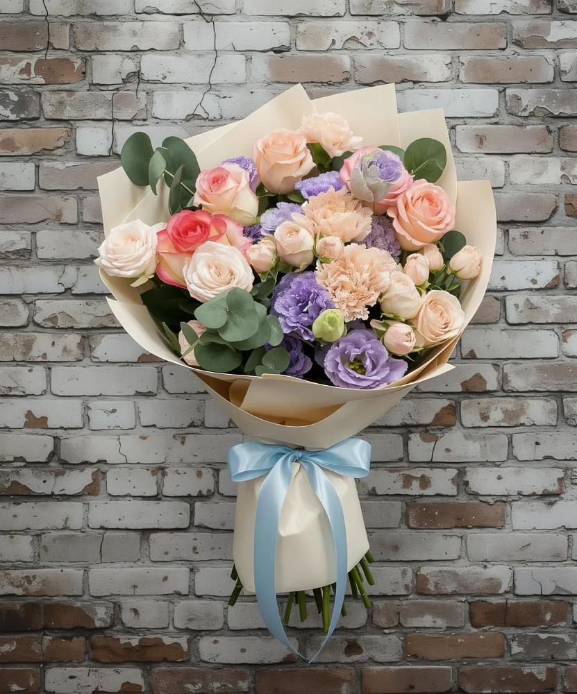 Букет цветов из: Розы, Лизиантусы и Гвоздики в Сынково