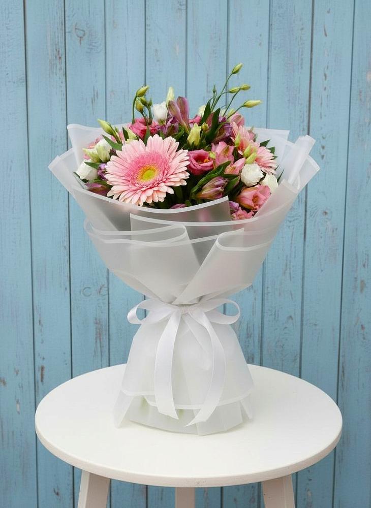 Букет цветов из: Герберы, Альстромерии и Лизиантусы в Сынково