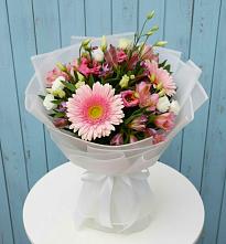 Букет цветов из:  Герберы, Альстромерии и Лизиантусы #REPLACE_PRED# Сынково