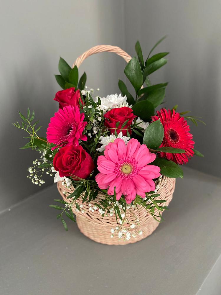 Цветочная композиция из Розы, Хризантемы и Герберы в корзине в Сынково