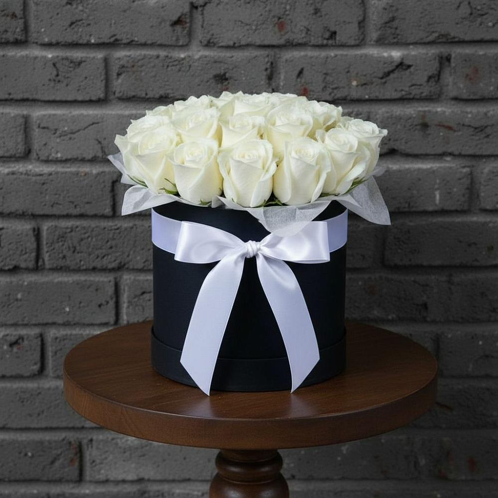 Цветочная композиция из Розы в шляпной коробке в Сынково