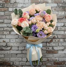 Букет цветов из:  Розы, Лизиантусы и Гвоздики в Сынково