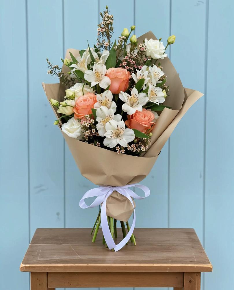 Букет цветов из: Альстромерии, Лизиантусы, Розы и Хризантемы в Сынково