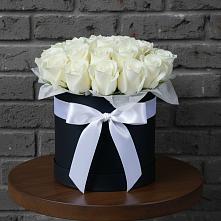 Цветочная композиция из Розы в шляпной коробке в Сынково